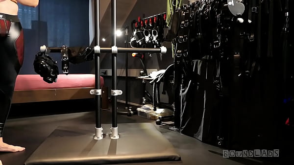 Boundlads – Young sub in Leggings