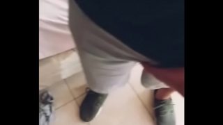 Se la chupo a repartidor y me coje rico