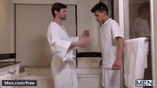 Men.com – (Dennis West, Xander Brave) – Bath Time – Drill My Hole