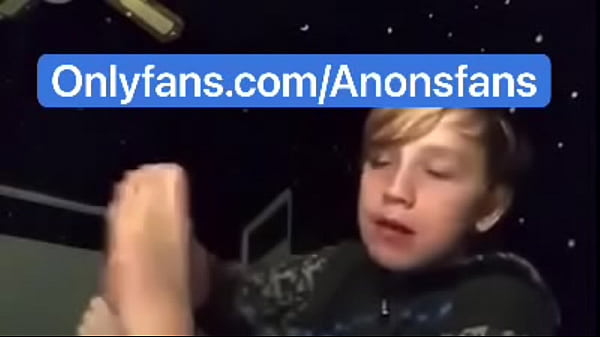 Self worshipping my young 18 twink boy feet